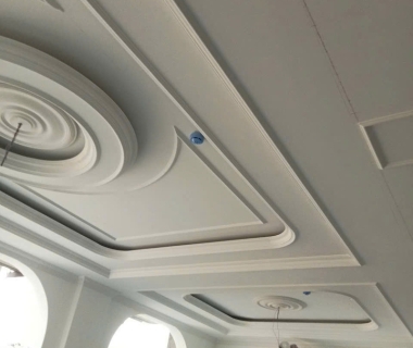 Phào chỉ thạch cao uốn lượn mang đến không gian độc đáo