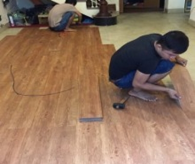 Đâu là địa chỉ chuyên thi công sàn nhựa giả gỗ quận 1 uy tín